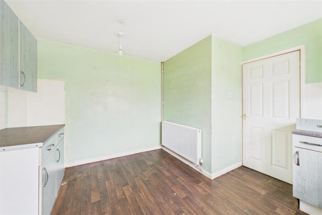 15 Courtenay Walk, Worle, North Somerset BS22 7TQ 