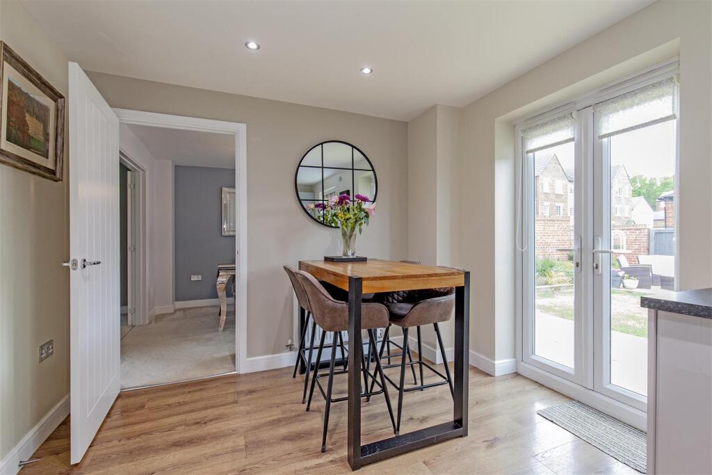 Stunning Breakfast Kitchen
