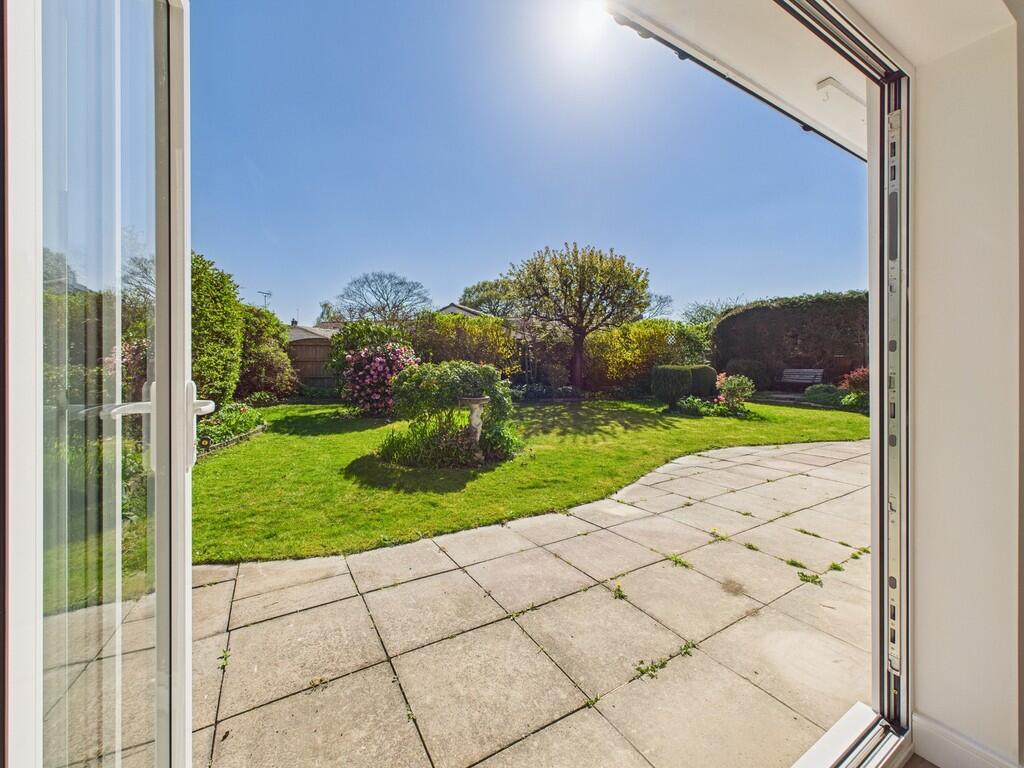 CAM02854G0-PR0364...