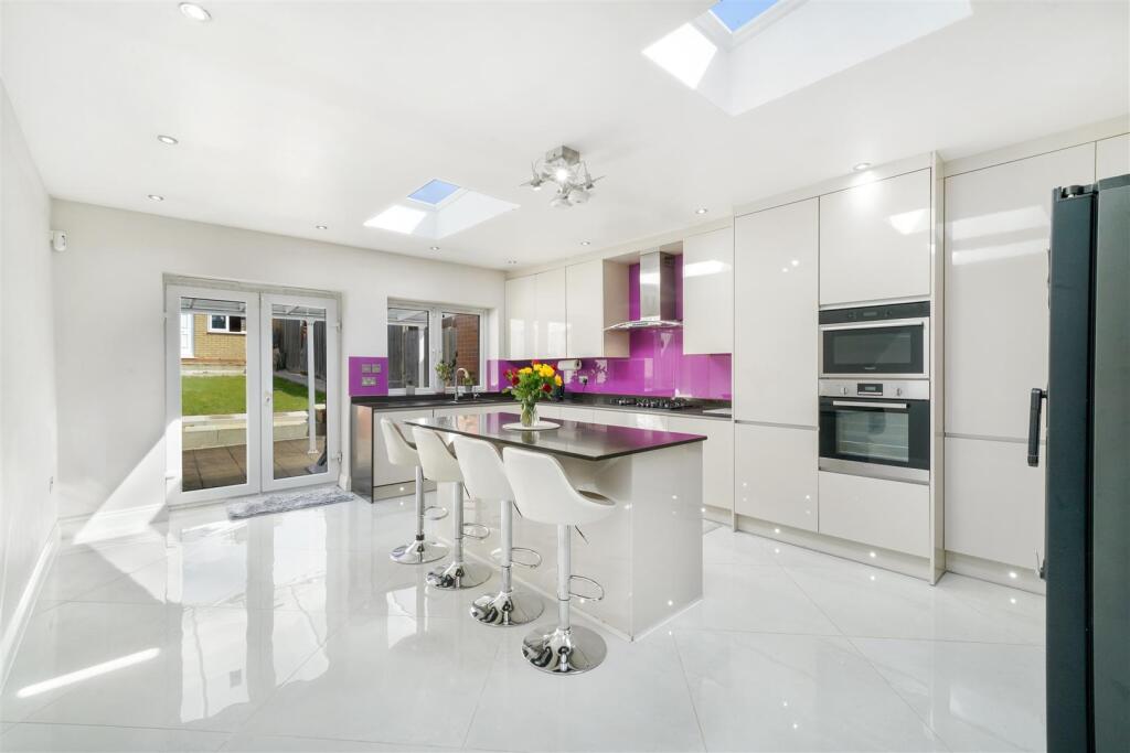 55 Bourne View - Axrq6jXABTXVjhISXNJw.jpg