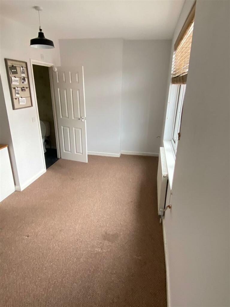 Room 5 (2).JPG