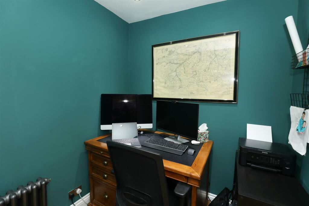 BEDROOM 5