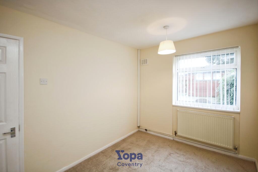 A65f8735-Bedroom 202.JPG