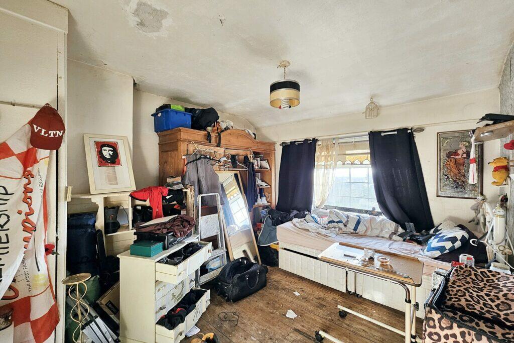 Lynton Road-Master Bedroom