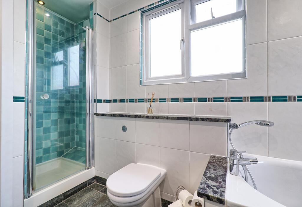 Bathroom Ensuite / Jack n' Jill Bathroom