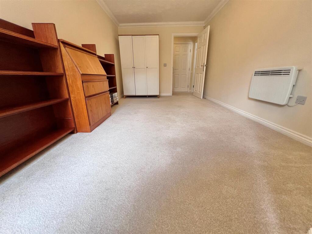 Bedroom 2b.jpg