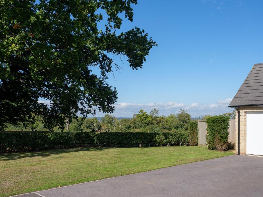 31 Studley Gardens-20.jpg