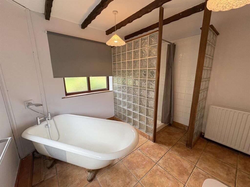 Family Bathroom/WC