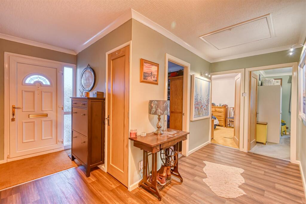2 Grasmere Drive-06.jpg