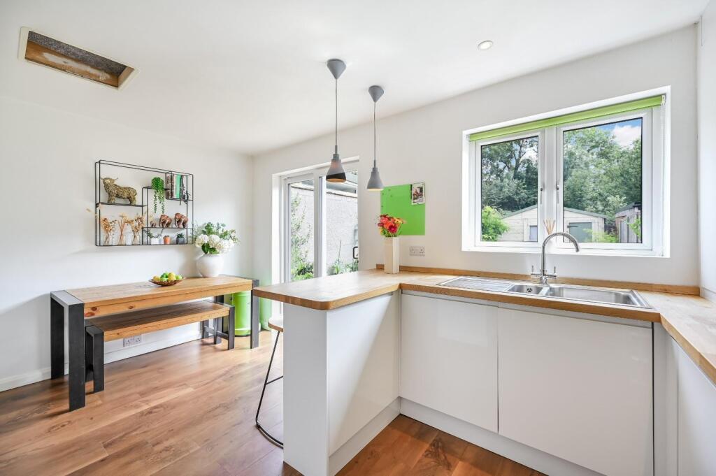 CAVERLEIGH WAY-25.jpg