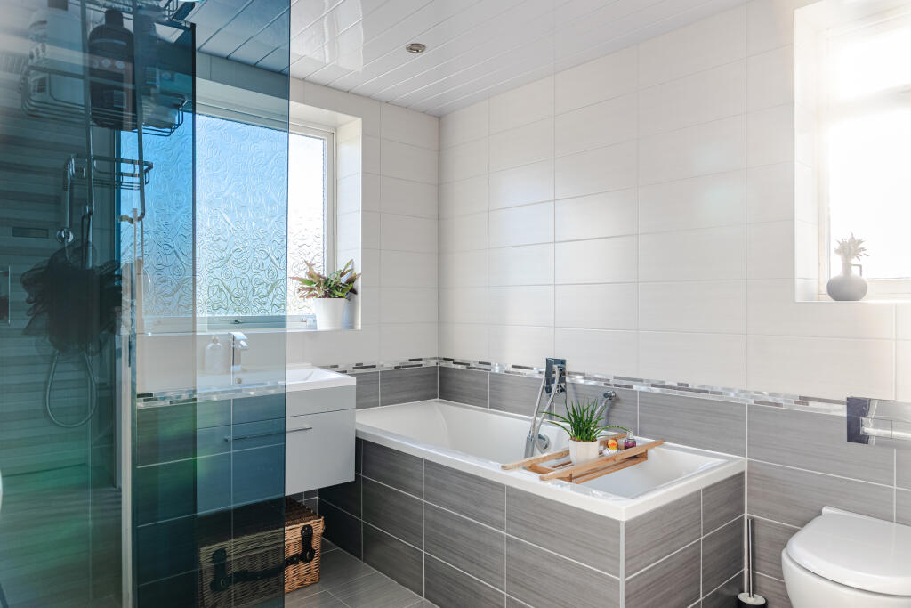 bathroom1a