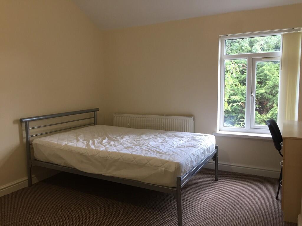 ROOM 4