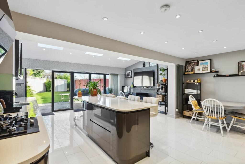 Kitchen / Living Room