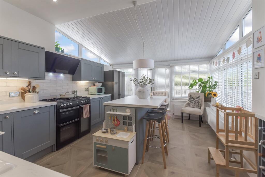 Kitchen/Dining