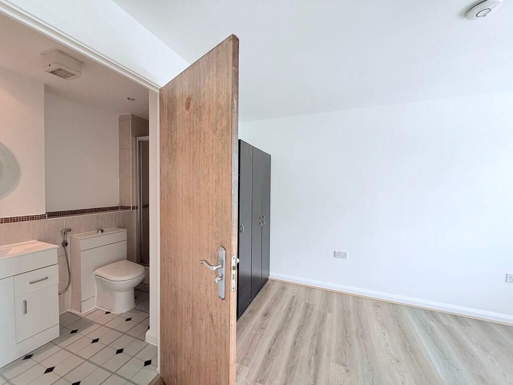 Flat 9 Bell House...