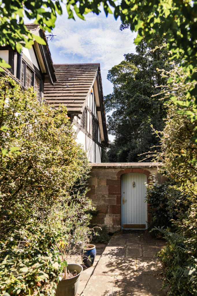 306887 - North Lodge Wirral 66.jpg