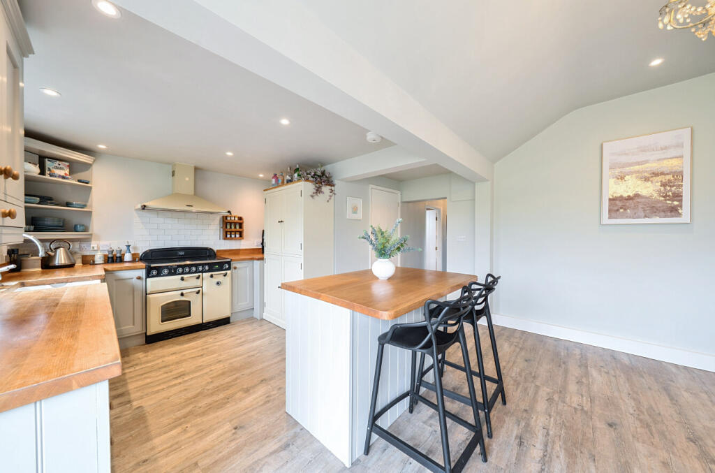 1329388-12-688b8d...