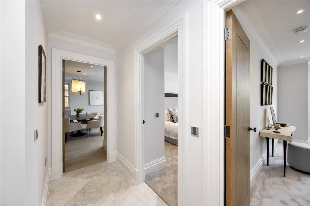 Show Apartment
