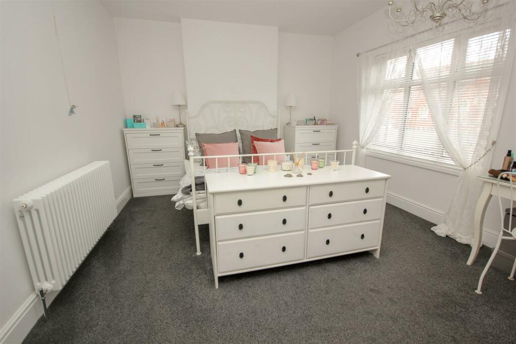 Master Bedroom 1.jpg