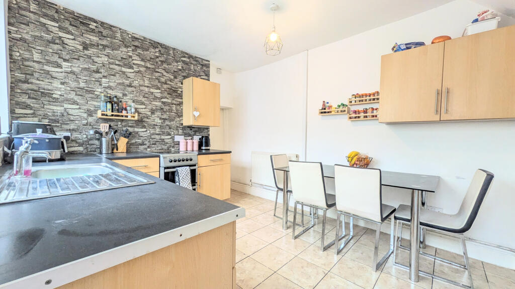 PXL_20250918_121401785.MP~2