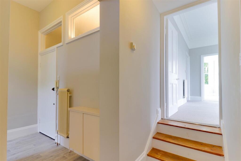 12. Hallway 1.4.jpg