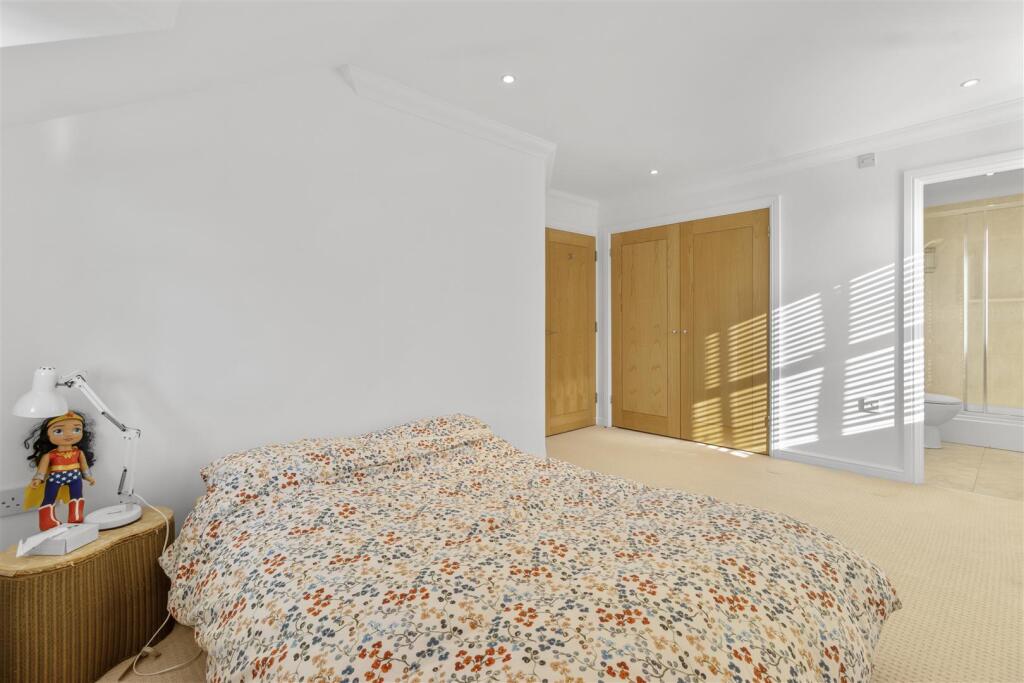 bedroom one #3.jpg