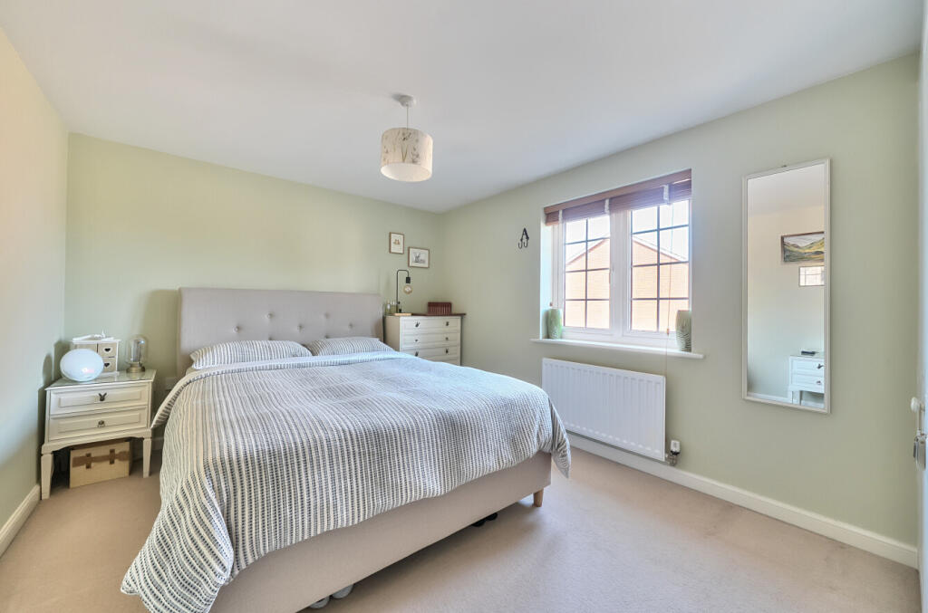 1305935-16-684c02...