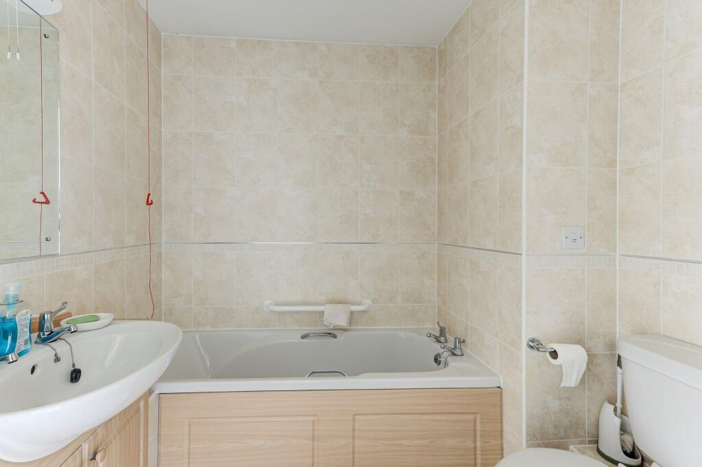 Bath/Shower Room