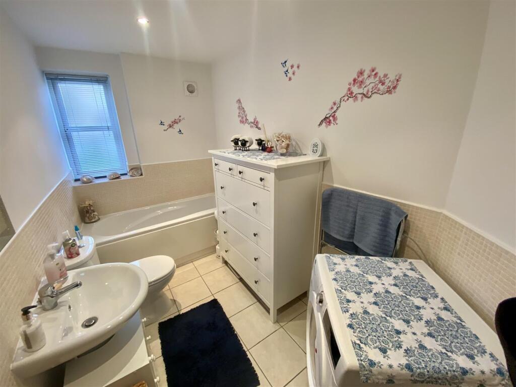 Bramleys Estate Agents - Huddersfield Road - Mirfi