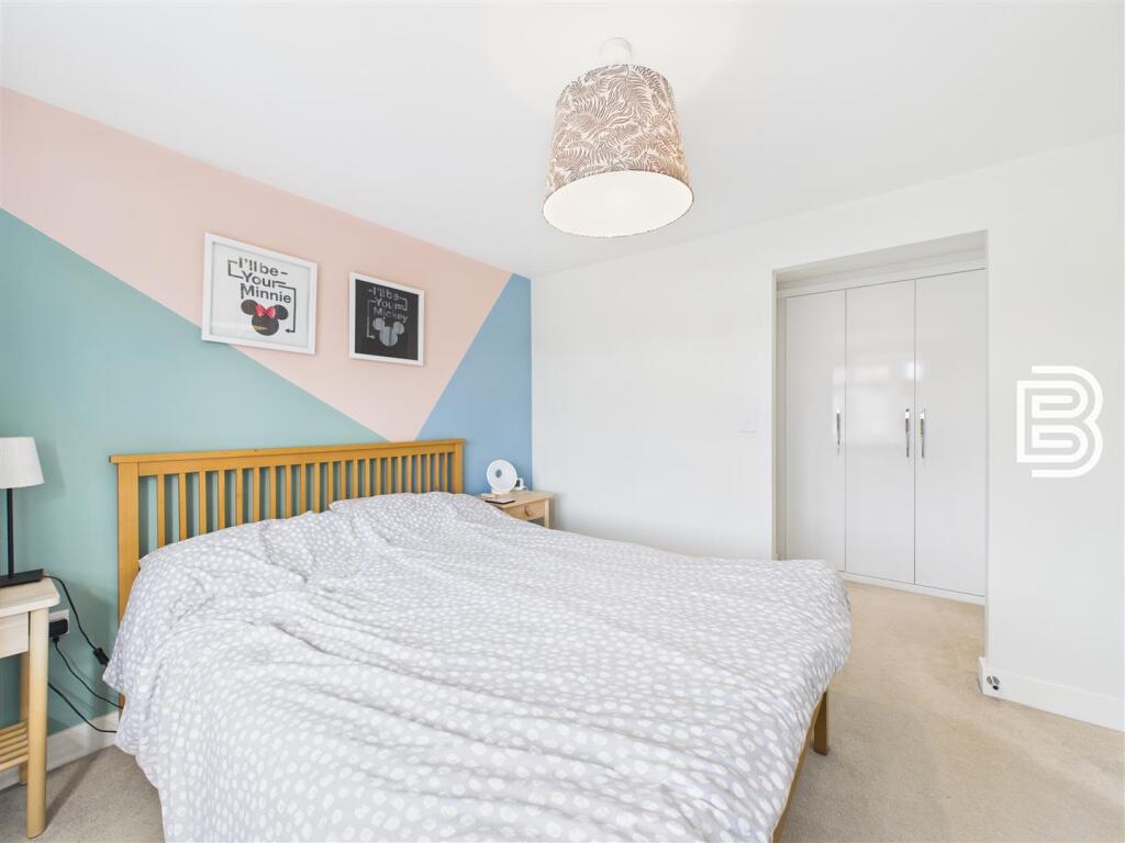 Bedroom 1 (2).jpg