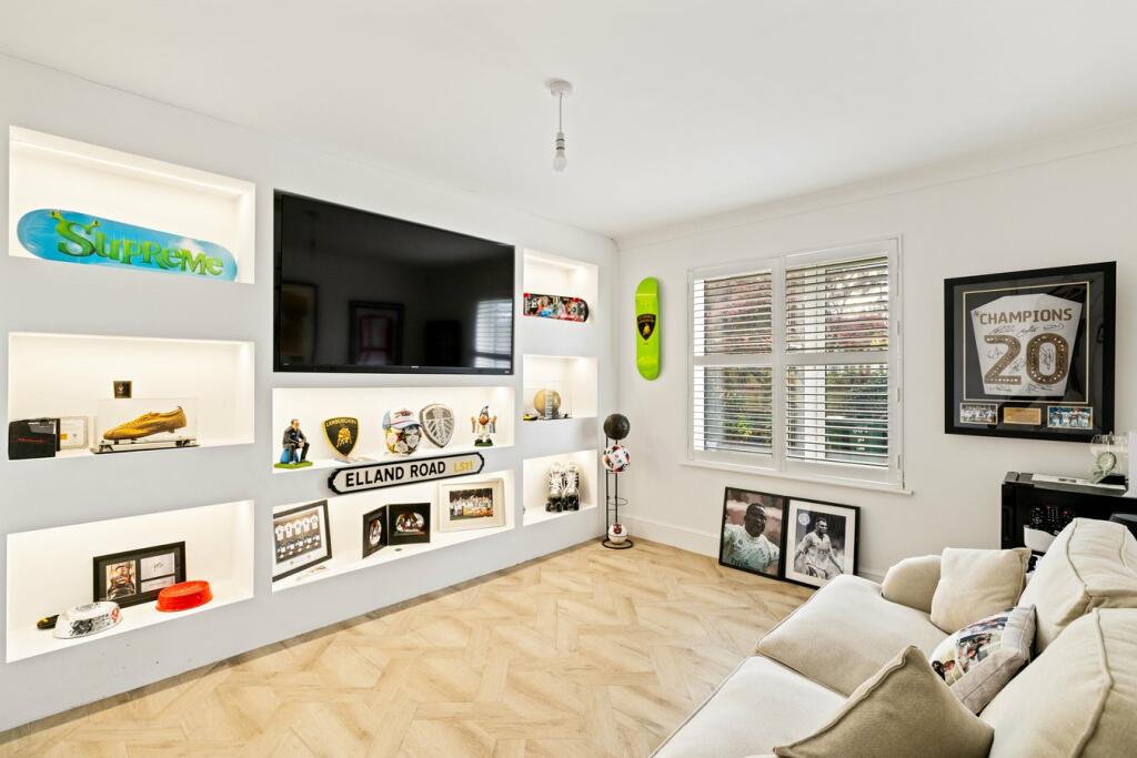 HOME OFFICE/STUDY