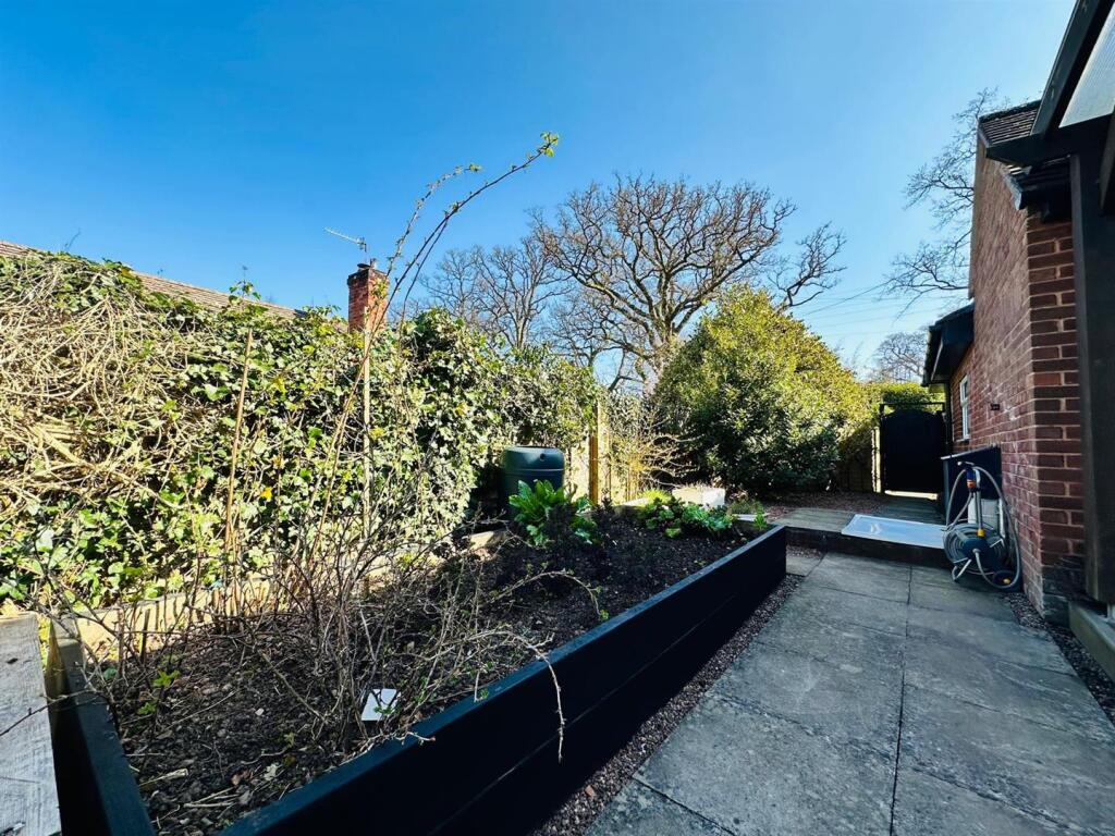Vegetable Patch &amp; Side Garden
