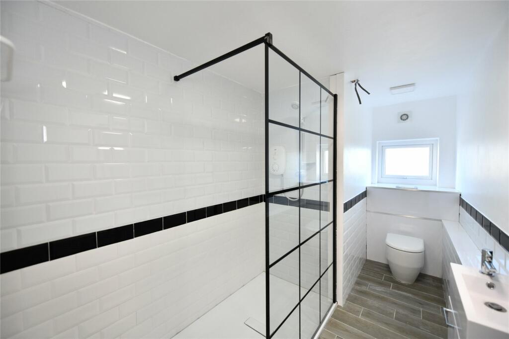 Annexe Shower Room