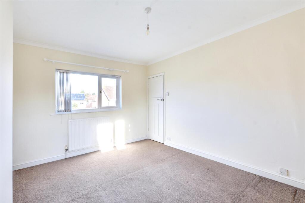 Bedroom 1_2.jpeg