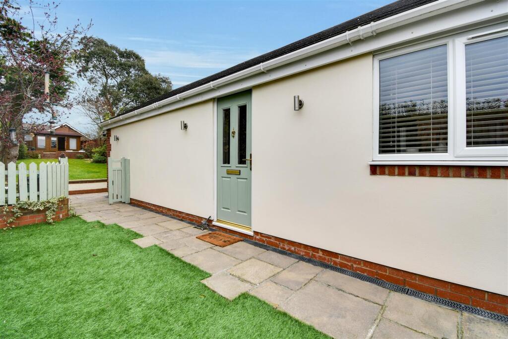 BUNGALOW/ANNEX