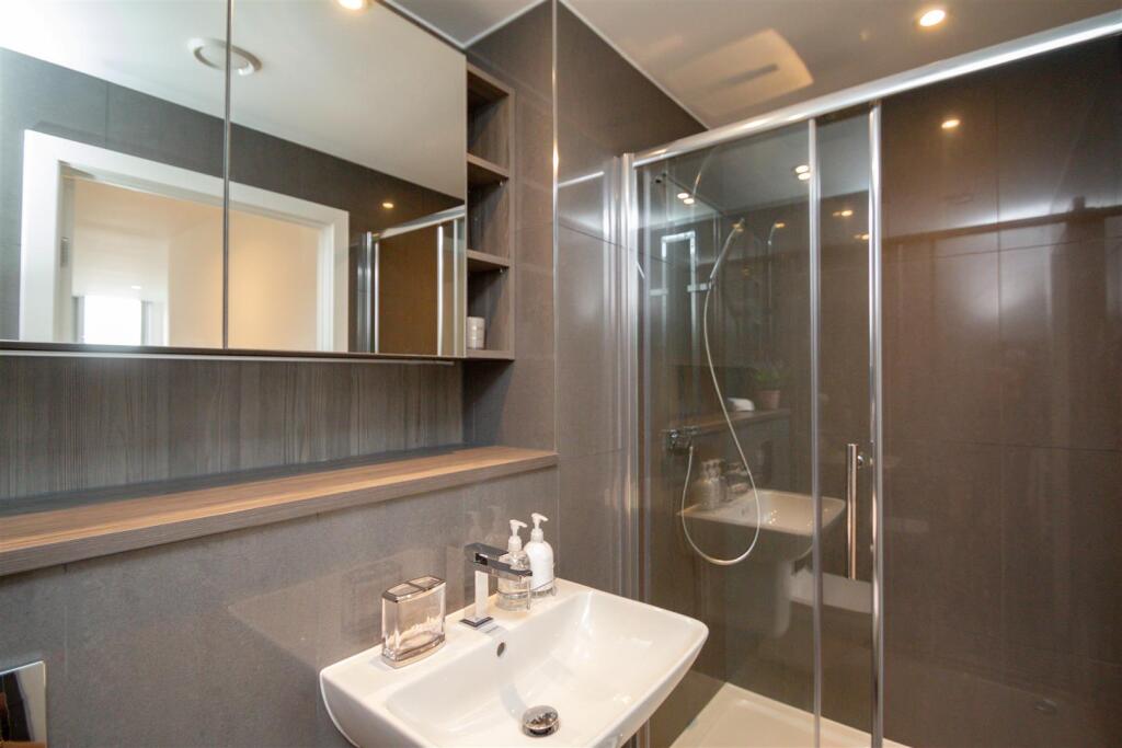 Ensuite.jpg