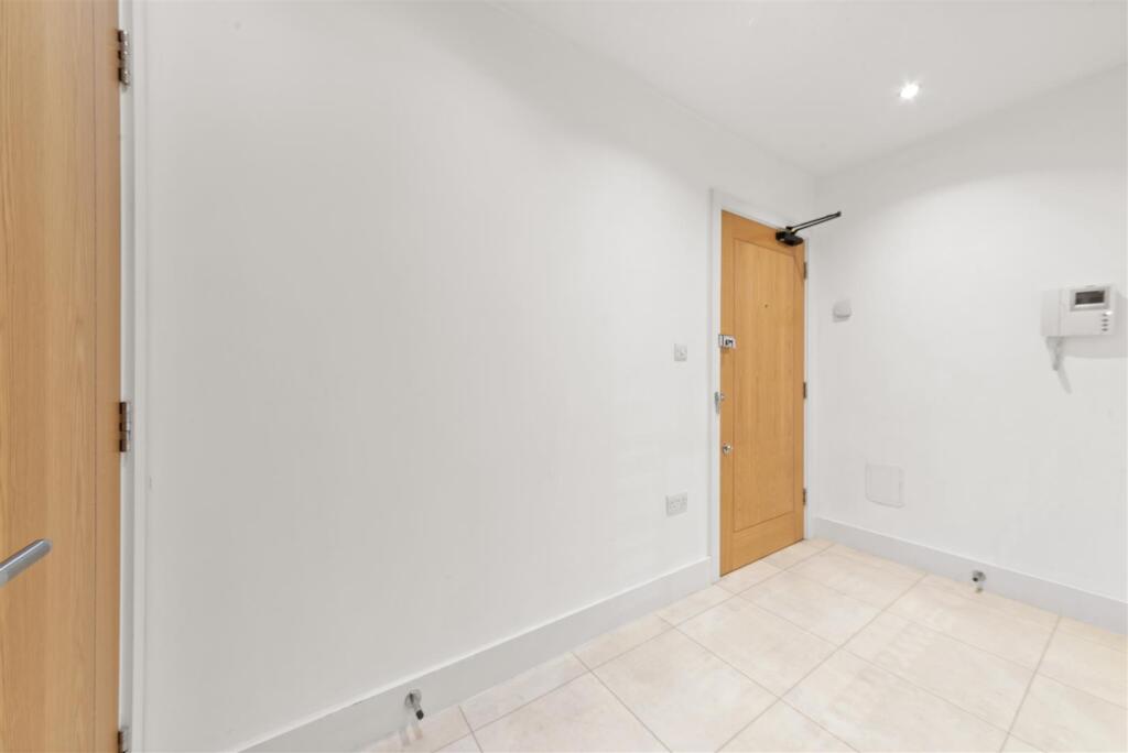 Apartment 4, The Edge 18.jpg