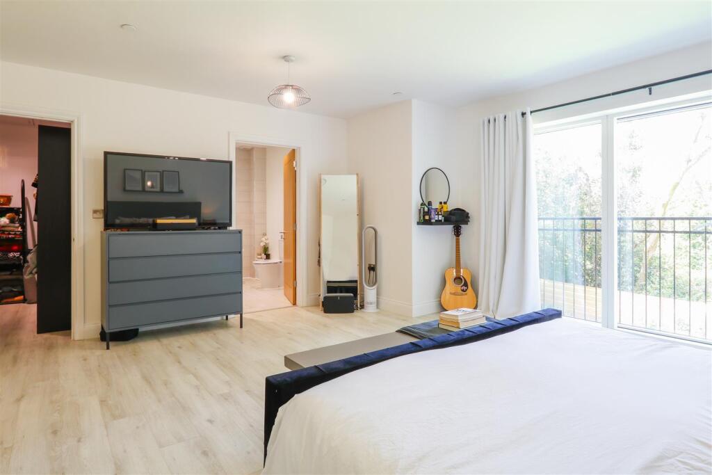 master bedroom.jpg