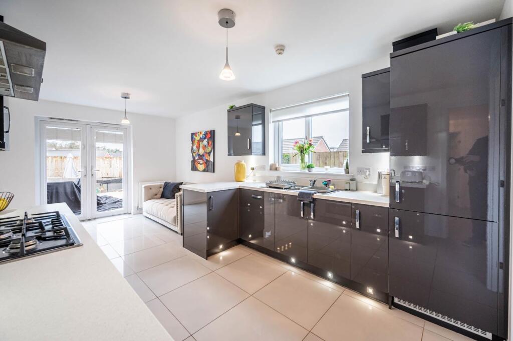 Kitchen, Dining (2).jpg