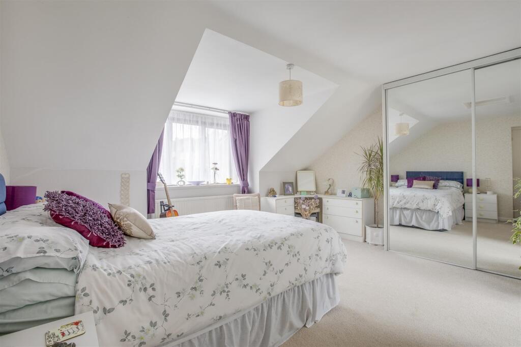 35 Mount Close, HP12 3PE-9.jpg