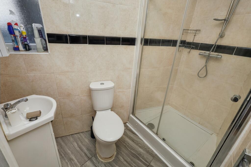 Rear Bungalow, 2 Meadow Close, Enfield, London, EN3 5PE
