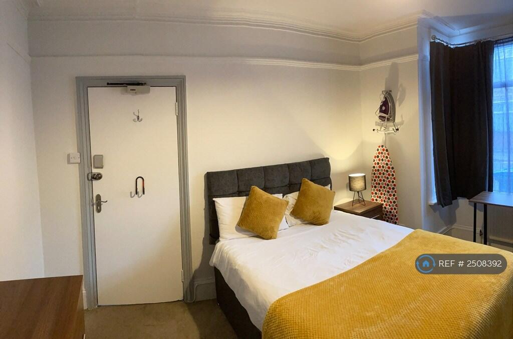 Room 1 - Available Now (£675)