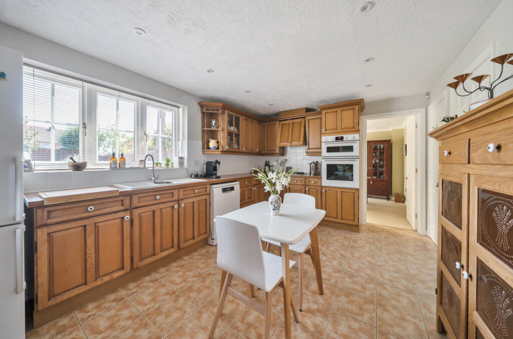 1316000-17-68654c...