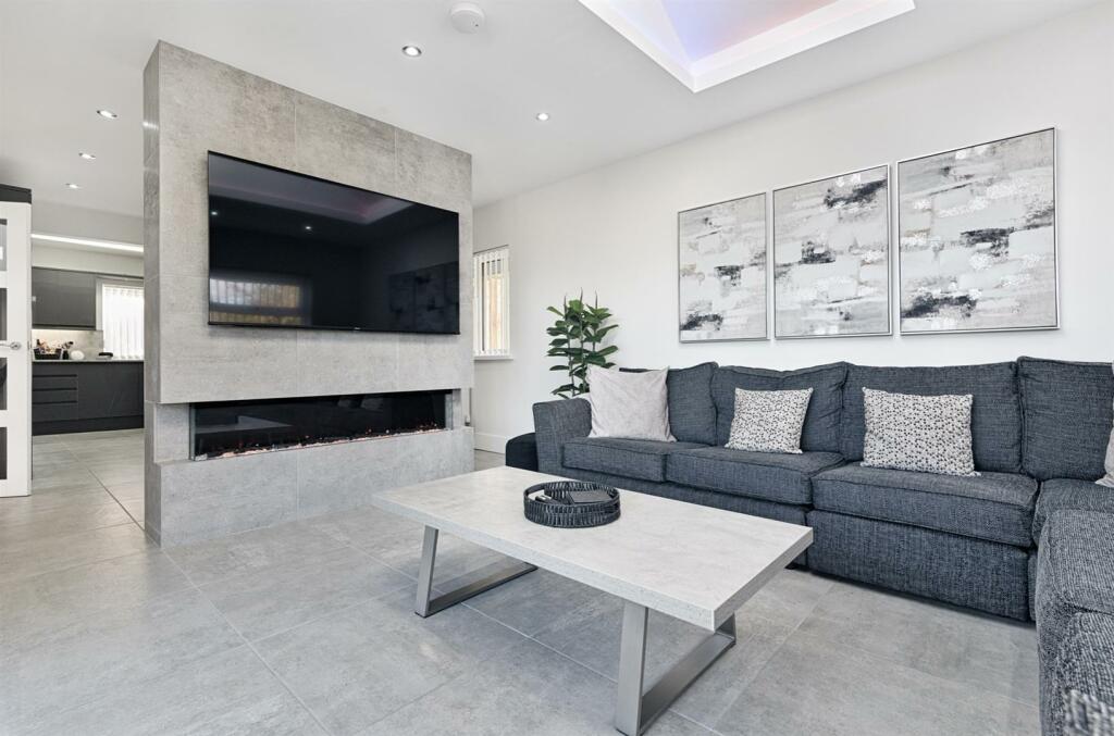 Open Plan Living/Kitchen/Dining Room