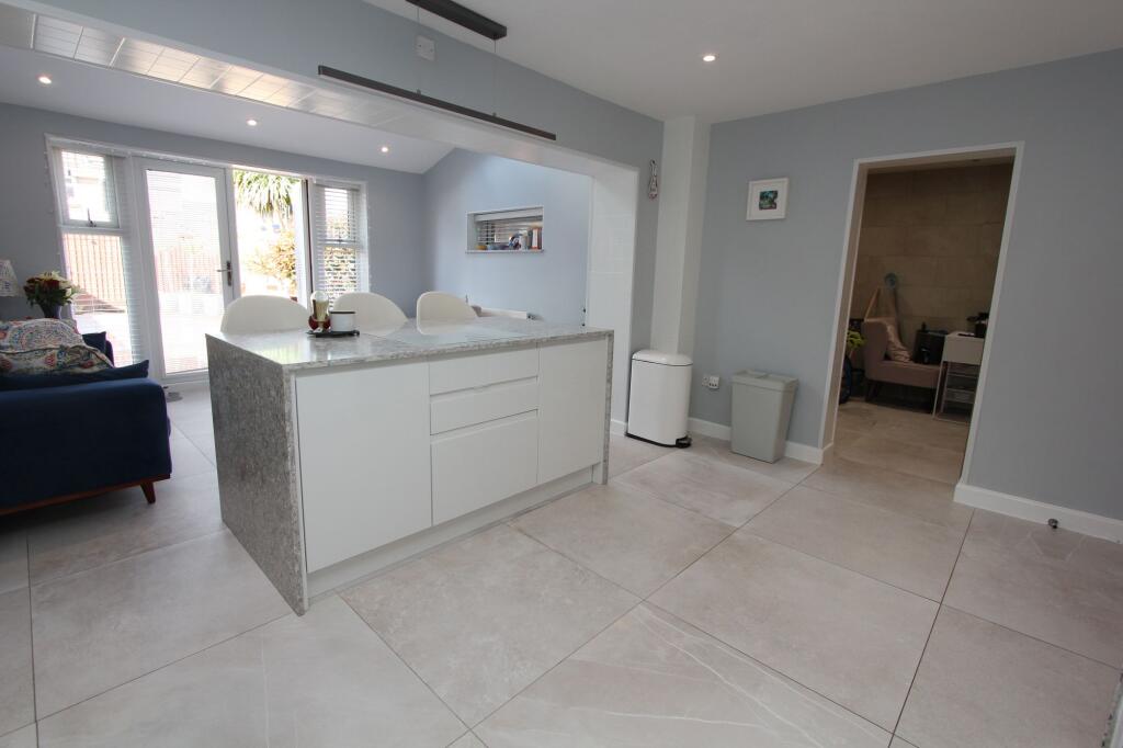 Social Kitchen/Dining Room