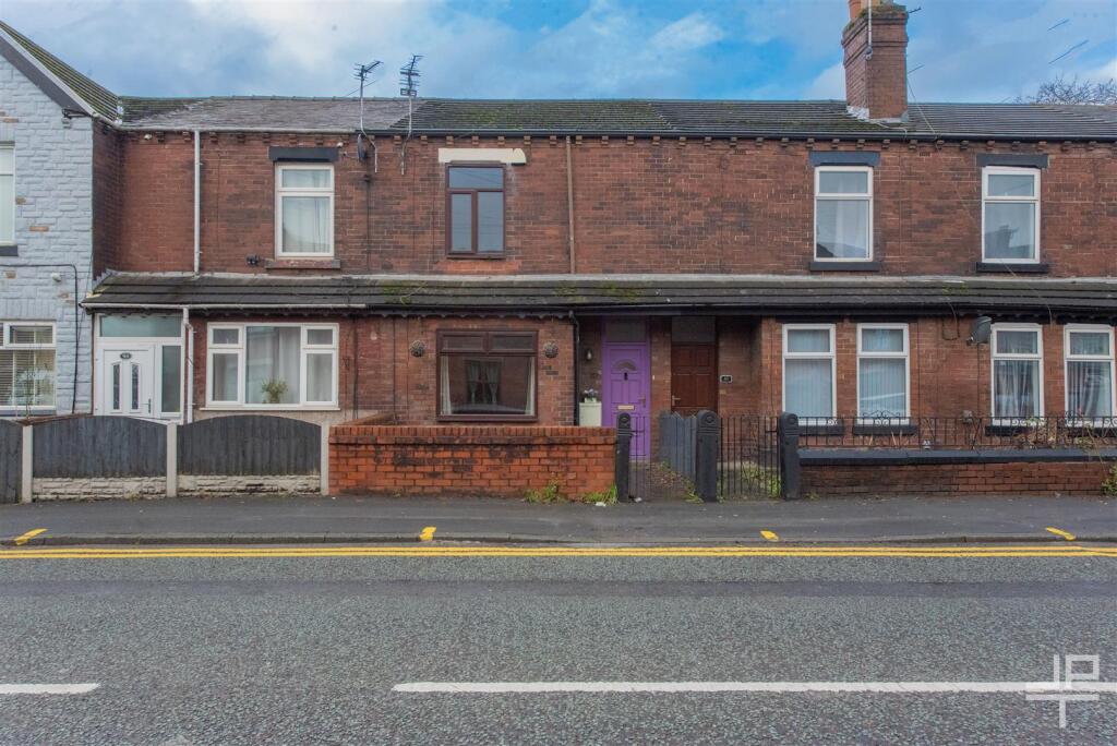 Warrington Road, Abram, Wigan, WN2 5QF