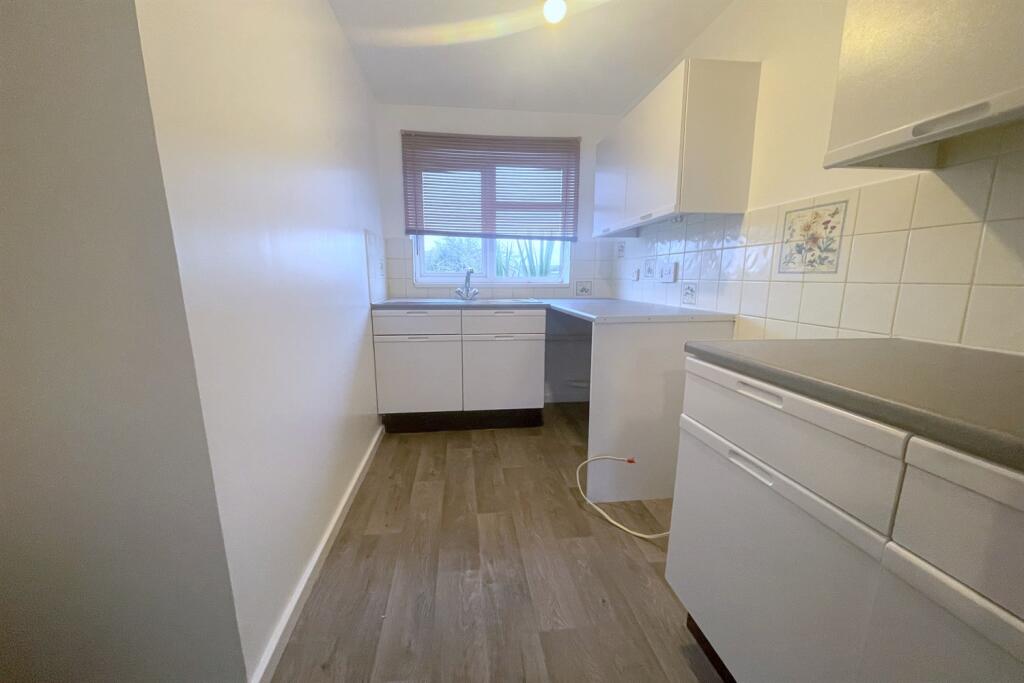 Fitted kitchen, new 