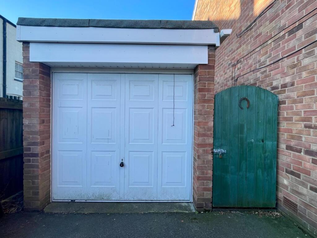 GARAGE
