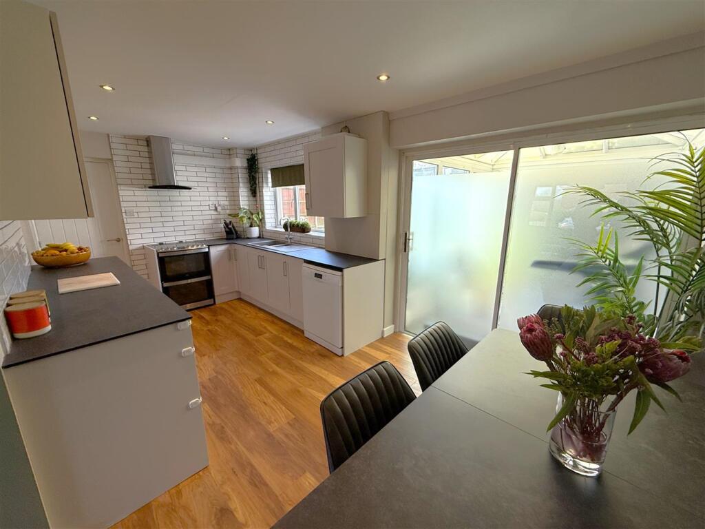 Dining Kitchen A.JPG