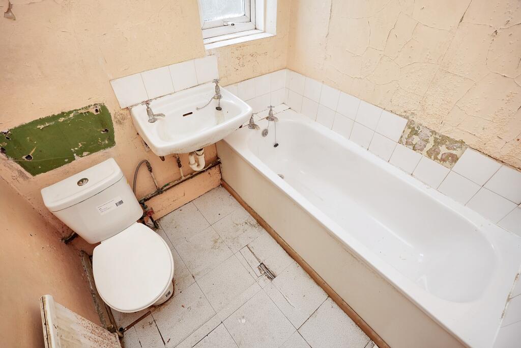 82 Woodlands Road, Chippenham, Wiltshire, SN14 0HG